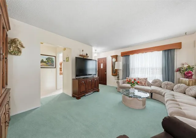Photo 3 of Single family home for sale at 7217 Grace Rd, Orlando, FL 32819 | MLS# G5117657 | Listing updated on 2026-09-14