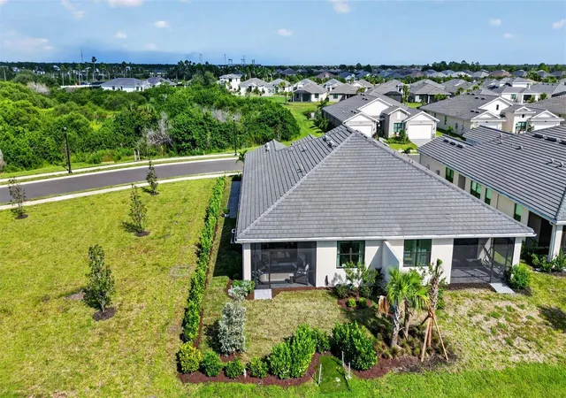 Photo 2 of House for sale at 18911 Dayspring Pl, Venice, FL 34293 | MLS# N6145717 | Listing updated on 2026-09-20