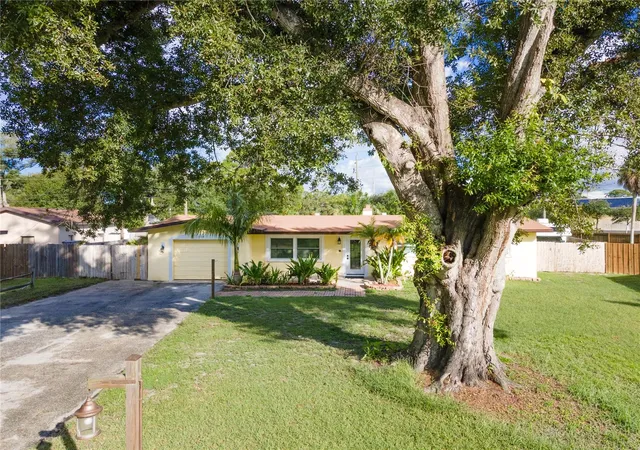 Photo 2 of Single family home for sale at 1126 Carmella Cir, Sarasota, FL 34243 | MLS# A4705808 | Listing updated on 2026-09-12