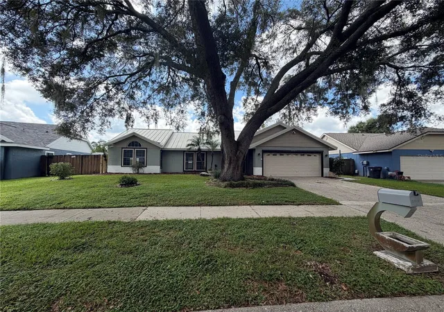 Photo 2 of Single family home for sale at 2007 Darlington Oak Dr, Seffner, FL 33584 | MLS# O6441057 | Listing updated on 2026-09-12