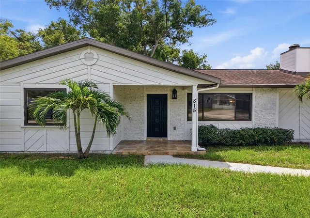 Photo 2 of Single family home for sale at 815 Poinsettia Ave, Tarpon Springs, FL 34689 | MLS# TB8547746 | Listing updated on 2026-09-14