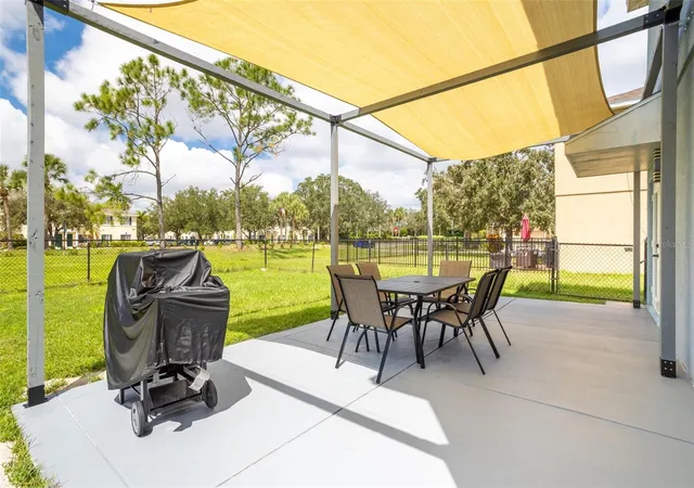 Photo 3 of Single family home for sale at 206 Beacon Harbour Loop, Bradenton, FL 34212 | MLS# A4705809 | Listing updated on 2026-09-28