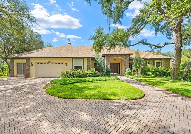 Photo 3 of Single family home for sale at 10430 Ramble Ridge Ct, Weeki Wachee, FL 34613 | MLS# W7889442 | Listing updated on 2026-09-23