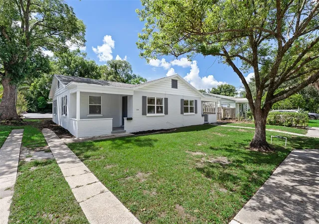Photo 2 of Multi family home for sale at 1104 E Harwood St, ORLANDO, FL 32803 | MLS# O6441062 | Listing updated on 2026-10-13