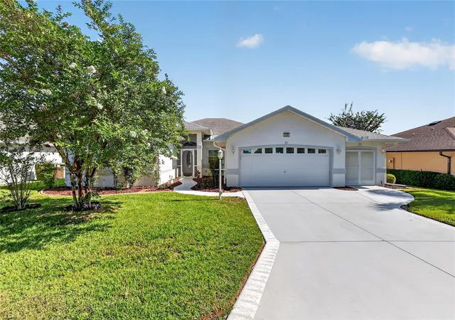 Photo 2 of Single family home for sale at 5049 St Andrews Arc, Leesburg, FL 34748 | MLS# G5117659 | Listing updated on 2026-10-06