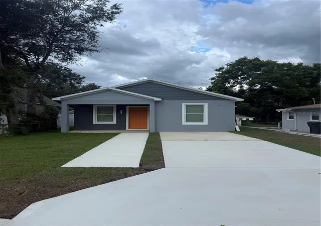 Single family home for sale at 707 9th Street, Lakeland, FL 33805 | MLS# O6441067 | Listing updated on 2026-09-12