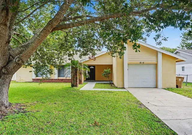Photo 1 of Single family home for sale at 815 E Flag Ln, Kissimmee, FL 34759 | MLS# O6441071 | Listing updated on 2026-09-16