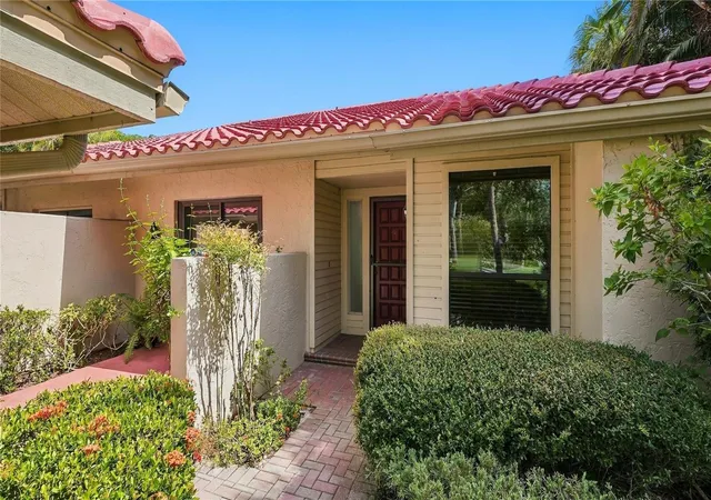 Photo 1 of Townhouse for sale at 4802 Kestral Park Cir #22, Sarasota, FL 34231 | MLS# A4705810 | Listing updated on 2026-10-07