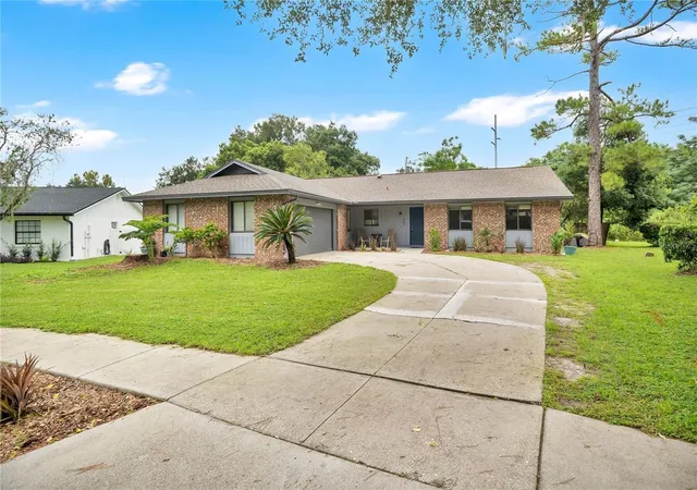 Photo 2 of Single family home for sale at 867 Benchwood Dr, Winter Springs, FL 32708 | MLS# O6441076 | Listing updated on 2026-09-21