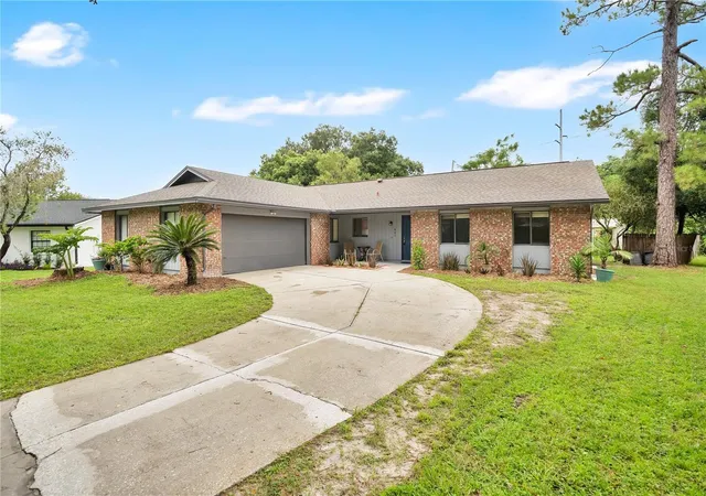 Photo 3 of Single family home for sale at 867 Benchwood Dr, Winter Springs, FL 32708 | MLS# O6441076 | Listing updated on 2026-09-21