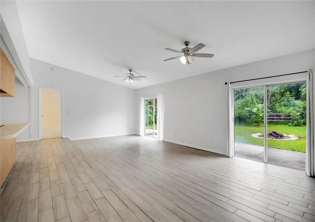 Photo 4 of Single family home for sale at 867 Benchwood Dr, Winter Springs, FL 32708 | MLS# O6441076 | Listing updated on 2026-09-21
