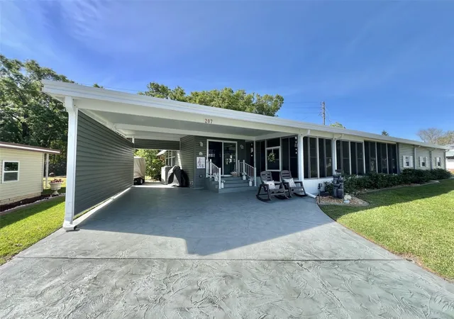 Photo 1 of Manufactured home for sale at 207 Hawthorne Blvd, Leesburg, FL 34748 | MLS# G5117662 | Listing updated on 2026-10-23