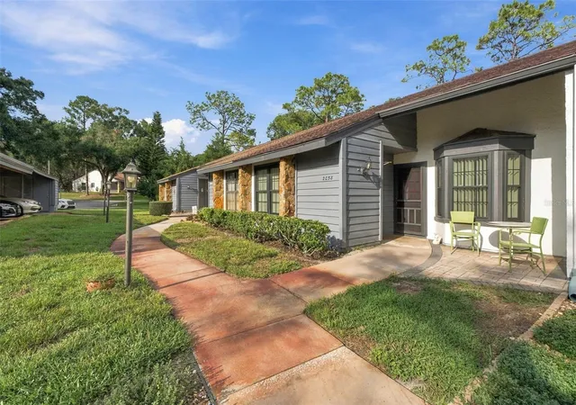 Photo 2 of Single family home for sale at 2058 Woodcutter Ct, Spring Hill, FL 34606 | MLS# W7889444 | Listing updated on 2026-09-12