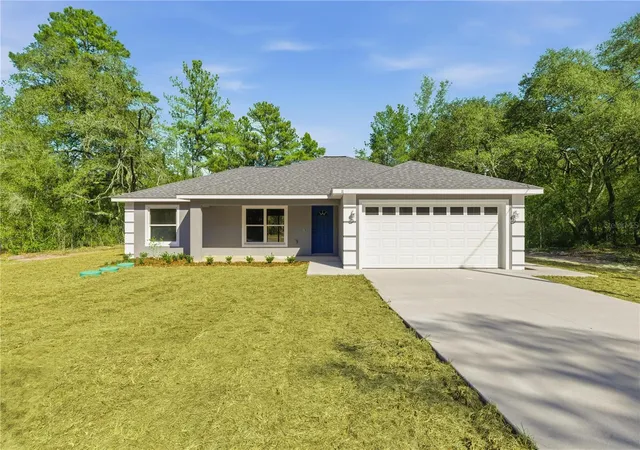 Photo 1 of Single family home for sale at 40 Bay Dr, Ocklawaha, FL 32179 | MLS# OM732112 | Listing updated on 2026-09-13