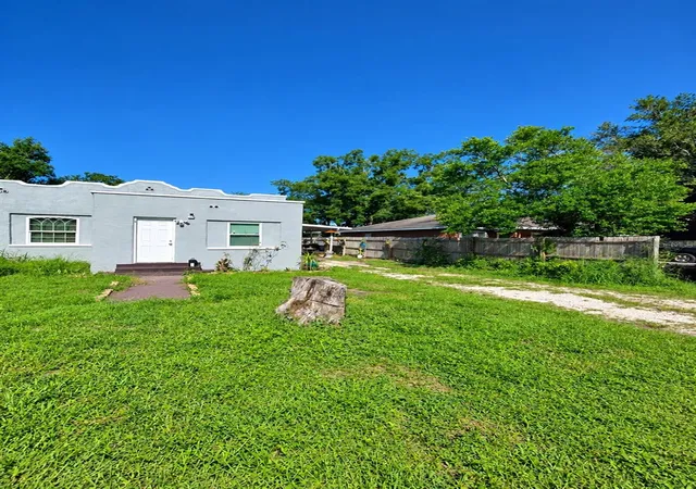 Photo 3 of Single family home for sale at 1220 33rd Street Nw, Winter Haven, FL 33881 | MLS# S5157386 | Listing updated on 2026-09-16