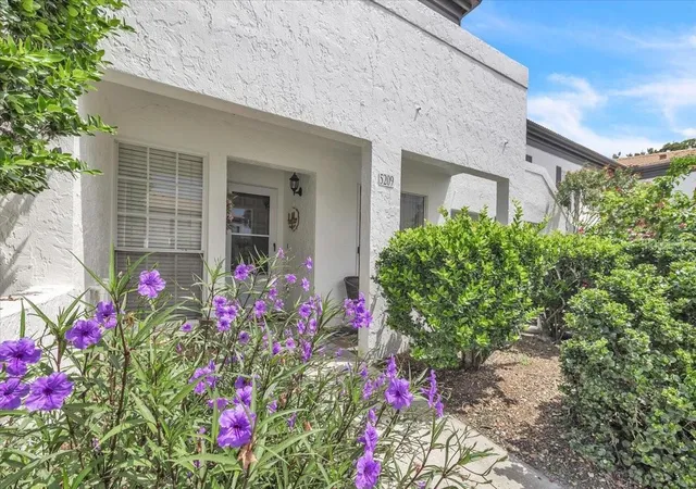 Photo 3 of Condo for sale at 5209 Wedgewood Ln #17, Sarasota, FL 34235 | MLS# C7530641 | Listing updated on 2026-09-16