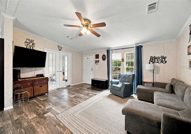 Photo 4 of Manufactured home for sale at 3019 Castro Ests Ln, Lithia, FL 33547 | MLS# TB8547766 | Listing updated on 2026-09-19