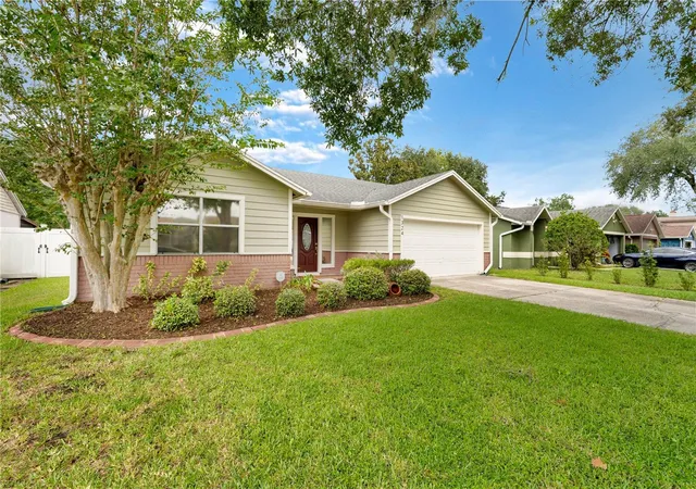 Photo 3 of Single family home for sale at 1324 Silverthorn Dr, Orlando, FL 32825 | MLS# O6441082 | Listing updated on 2026-09-25