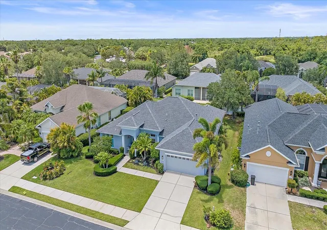 Photo 3 of Single family home for sale at 8015 Spring Marsh Dr, Bradenton, FL 34201 | MLS# A4705816 | Listing updated on 2026-10-08