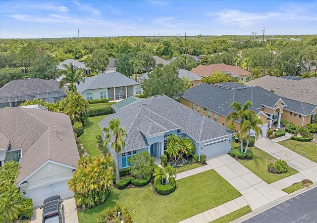 Photo 4 of Single family home for sale at 8015 Spring Marsh Dr, Bradenton, FL 34201 | MLS# A4705816 | Listing updated on 2026-10-08
