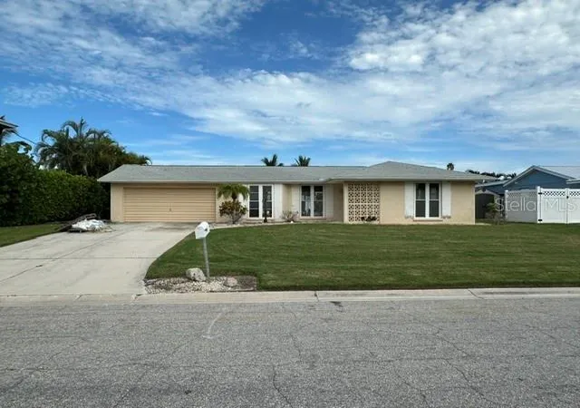 Photo 1 of Single family home for sale at 524 68th Street, Holmes Beach, FL 34217 | MLS# L4964997 | Listing updated on 2026-09-13