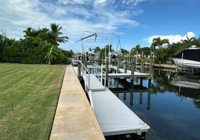 Photo 3 of Single family home for sale at 524 68th Street, Holmes Beach, FL 34217 | MLS# L4964997 | Listing updated on 2026-09-13
