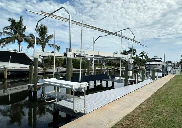 Photo 4 of Single family home for sale at 524 68th Street, Holmes Beach, FL 34217 | MLS# L4964997 | Listing updated on 2026-09-13