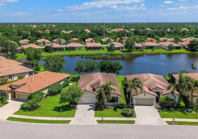 Single family home for sale at 20580 Pezzana Dr, VENICE, FL 34292 | MLS# N6145718