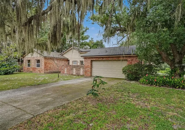 Single family home for sale at 3018 Cullen Lake Shore Dr, BELLE ISLE, FL 32812 | MLS# O6441103