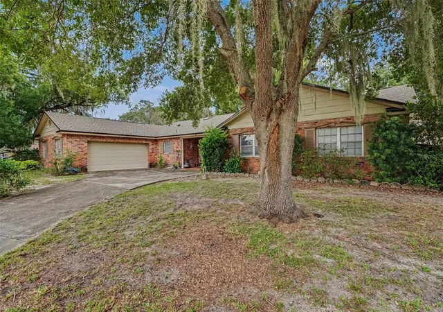 Photo 3 of Single family home for sale at 3018 Cullen Lake Shore Dr, Belle Isle, FL 32812 | MLS# O6441103 | Listing updated on 2026-09-16