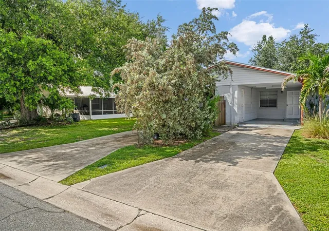 Photo 2 of House for sale at 3607 47th Avenue W, Bradenton, FL 34210 | MLS# A4705821 | Listing updated on 2026-09-12
