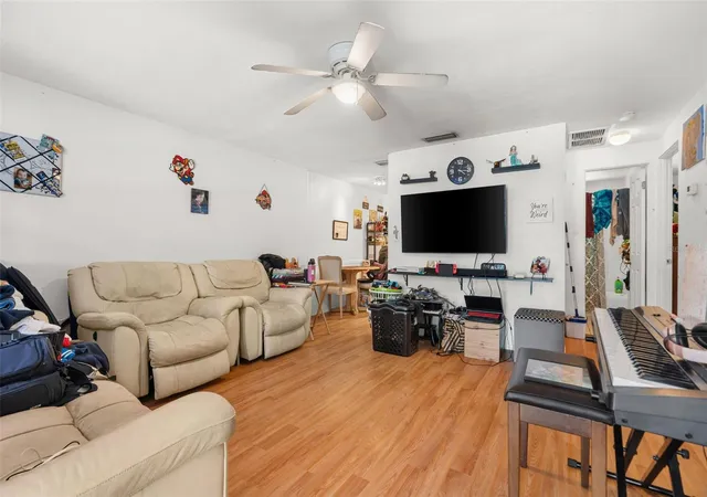 Photo 4 of House for sale at 3607 47th Avenue W, Bradenton, FL 34210 | MLS# A4705821 | Listing updated on 2026-09-12