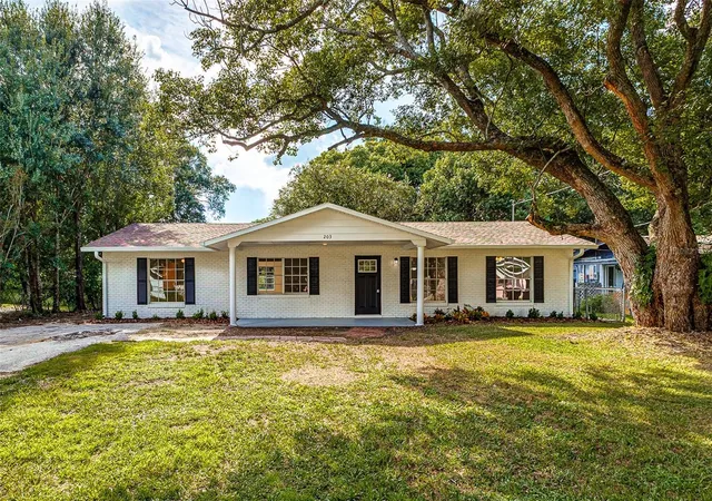 Photo 1 of Sale Pending at 203 Woodland Trl, Auburndale, FL 33823 | MLS# L4965000 | Listing updated on 2026-10-01