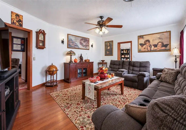 Photo 2 of Single family home for sale at 502 Wolfe St, Wildwood, FL 34785 | MLS# O6441108 | Listing updated on 2026-09-22
