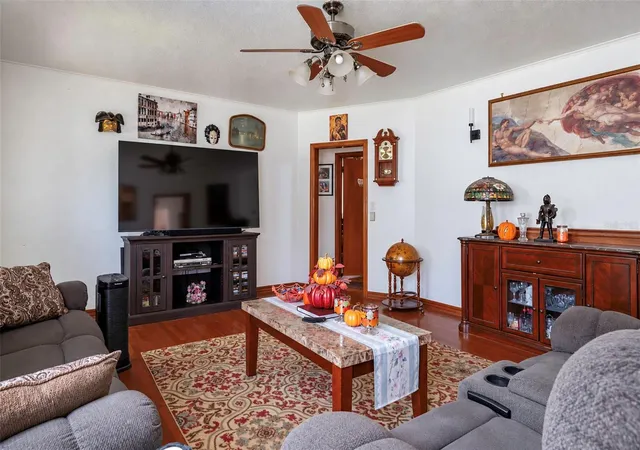 Photo 3 of Single family home for sale at 502 Wolfe St, Wildwood, FL 34785 | MLS# O6441108 | Listing updated on 2026-09-22