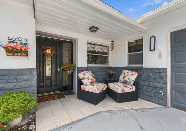 Photo 4 of Single family home for sale at 519 S Larry Cir, Brandon, FL 33511 | MLS# TB8547806 | Listing updated on 2026-09-17