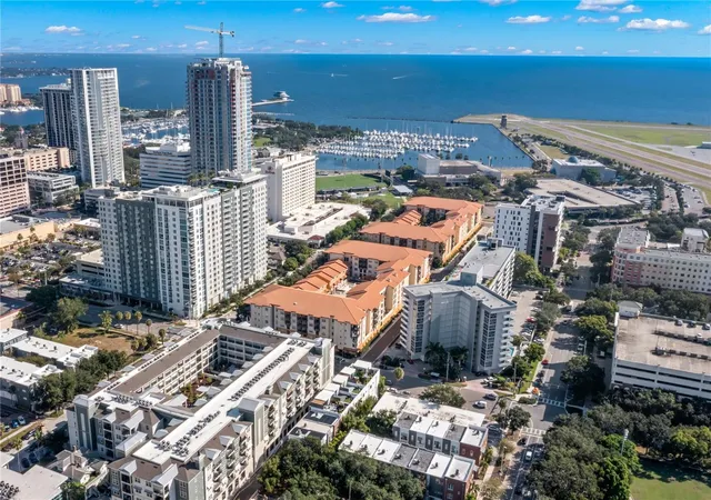 Listing Photo 2 - Condo for sale in building located at 470 3Rd St S, St. Petersburg, FL 33701 - Unit #612