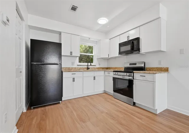 Photo 3 of House for sale at 2604 SW 31st Place, Gainesville, FL 32608 | MLS# GC543449 | Listing updated on 2026-09-24