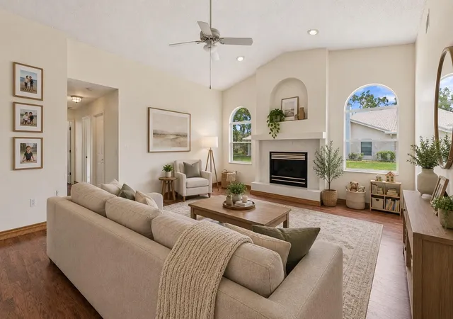 Photo 3 of Single family home for sale at 2442 Running Oak Ct, Spring Hill, FL 34608 | MLS# W7889450 | Listing updated on 2026-09-14