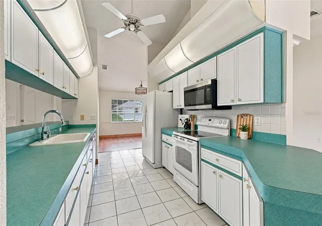 Photo 4 of Single family home for sale at 2442 Running Oak Ct, Spring Hill, FL 34608 | MLS# W7889450 | Listing updated on 2026-09-14