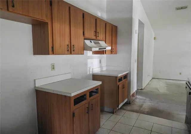 Photo 4 of Single family home for sale at 1211 Niagara St, Plant City, FL 33563 | MLS# TB8547822 | Listing updated on 2026-09-21