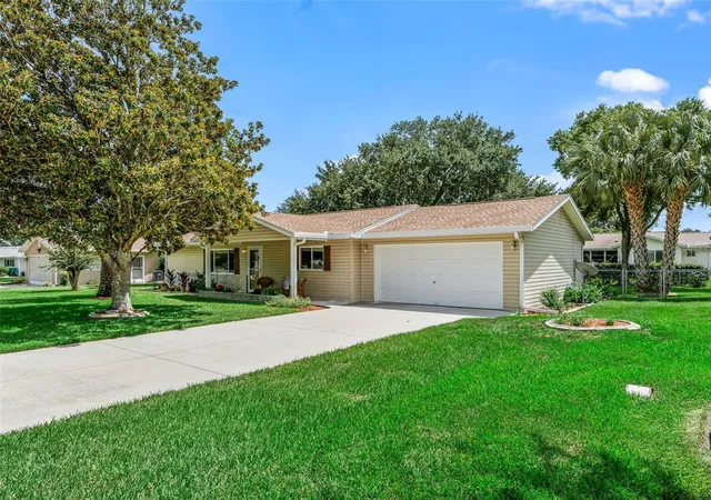 Photo 2 of Single family home for sale at 17760 SE 108 Avenue, Summerfield, FL 34491 | MLS# OM732120 | Listing updated on 2026-09-28