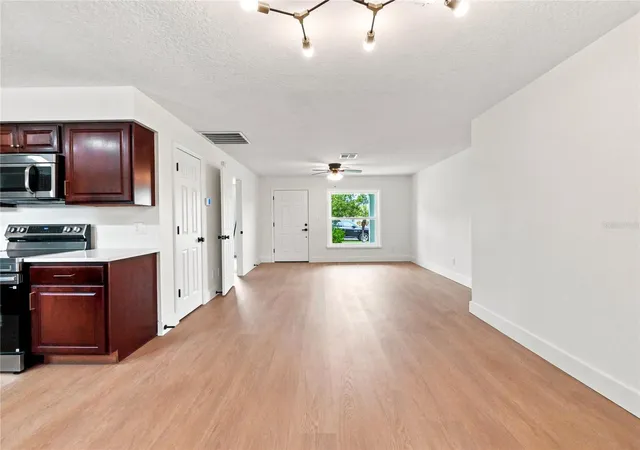 Photo 4 of Single family home for sale at 135 Iguala Dr, Kissimmee, FL 34743 | MLS# O6441136 | Listing updated on 2026-09-14