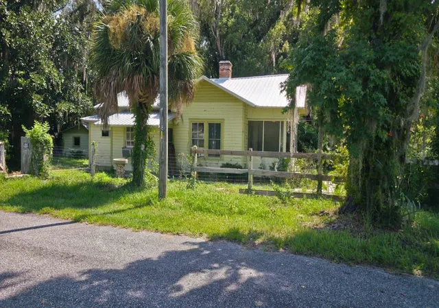 Single family home for sale at 310 E Noble Ave, BUSHNELL, FL 33513 | MLS# O6441139