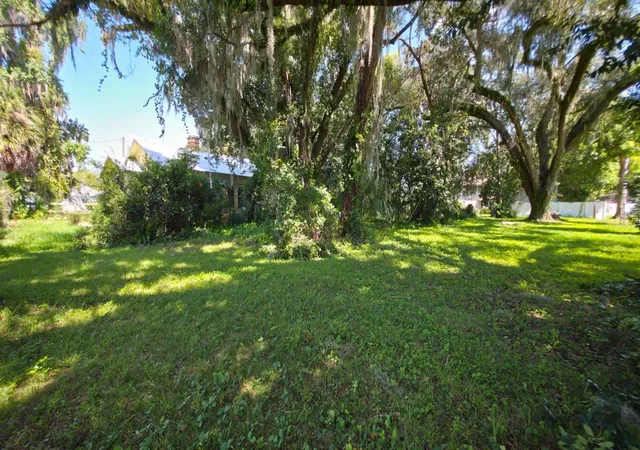 Photo 1 of Single family home for sale at 310 E Noble Ave, Bushnell, FL 33513 | MLS# O6441139 | Listing updated on 2026-09-13