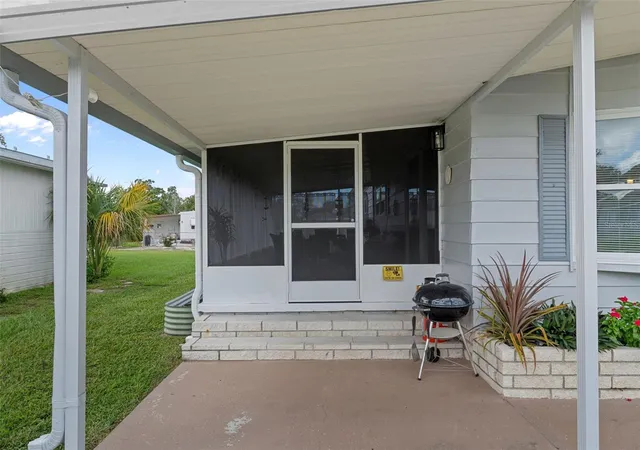 Photo 4 of Manufactured home for sale at 8089 Highpoint Blvd, Brooksville, FL 34613 | MLS# W7889452 | Listing updated on 2026-09-16