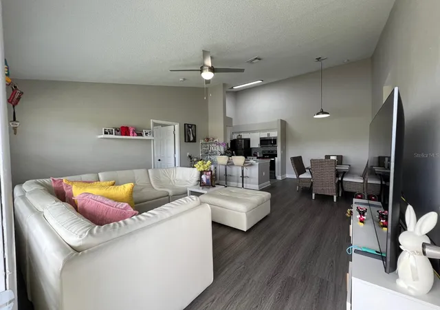 Listing Photo 4 - Condo for sale in building located at 1213 Bermuda Lakes Ln, Kissimmee, FL 34741 - Unit #208