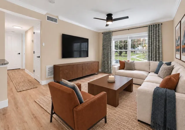 Photo 3 of Condo for sale at 4882 Conway Rd #81, Orlando, FL 32812 | MLS# O6441144 | Listing updated on 2026-09-16