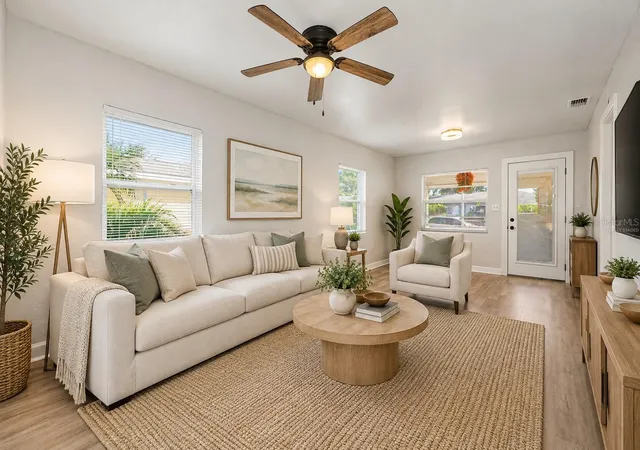 Photo 3 of Single family home for sale at 1001 Queen St S, Saint Petersburg, FL 33712 | MLS# TB8547836 | Listing updated on 2026-10-14