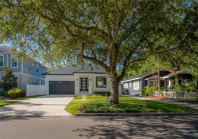 Photo 1 of Single family home for sale at 1910 W N B St, Tampa, FL 33606 | MLS# TB8547838 | Listing updated on 2026-10-04